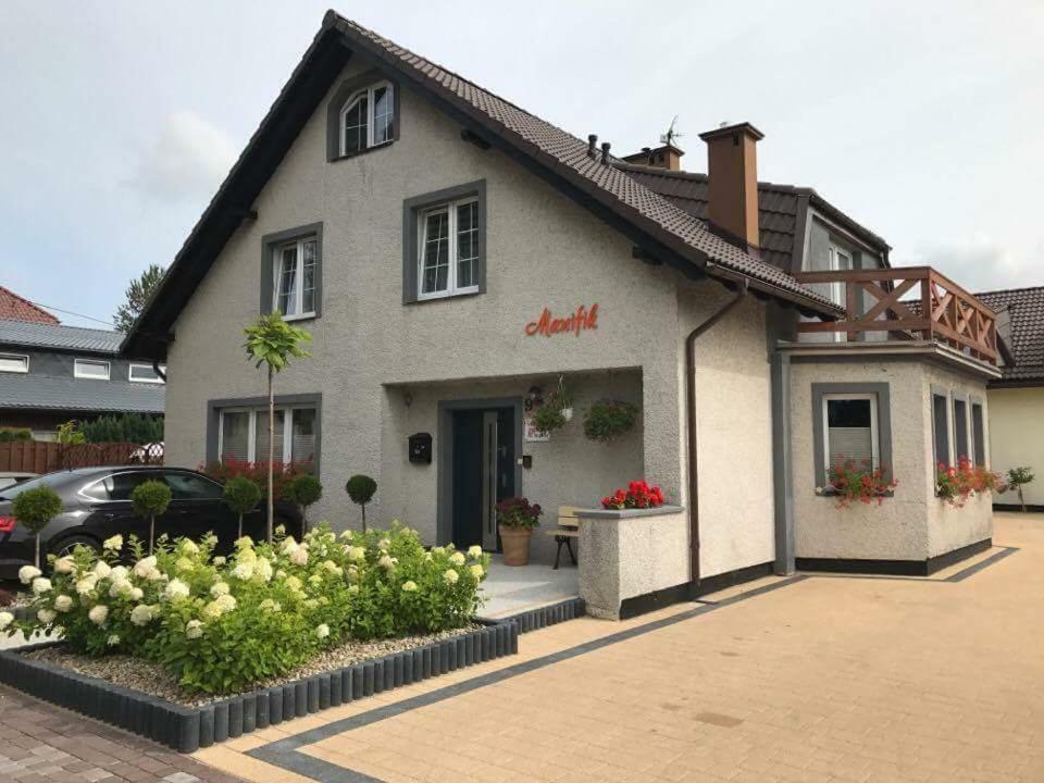 Manifik Pokoje Goscinne Łeba Exterior foto